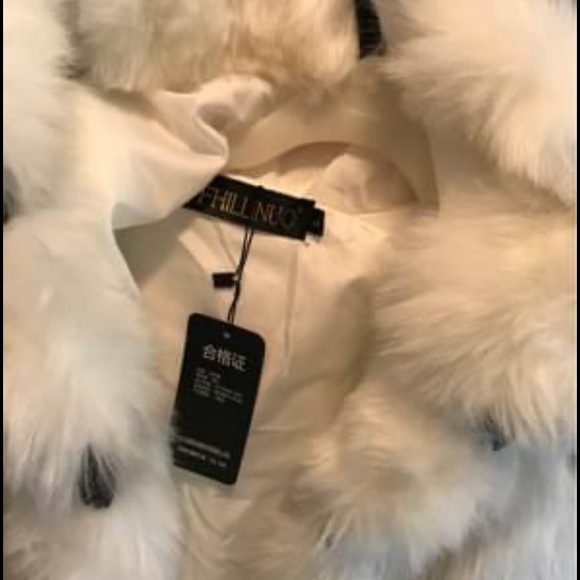 Faux fur coat - Picture 2 of 5